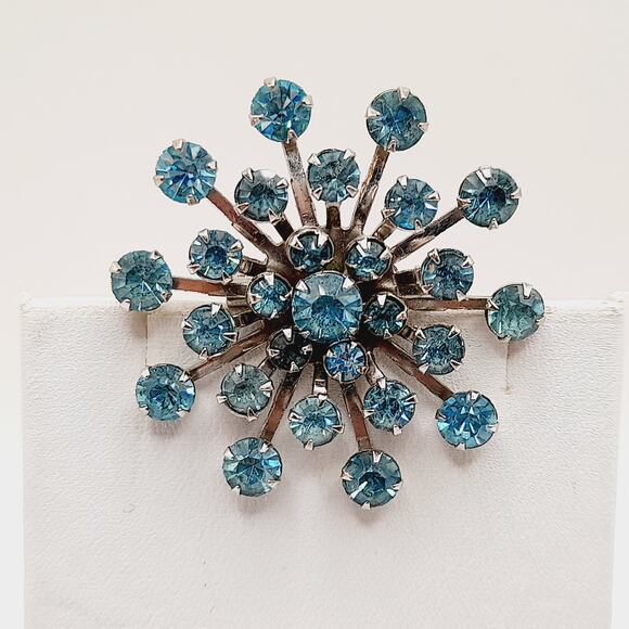 Vintage Blue Rhinestone Starburst Brooch, Atomic Mid-Century Jewelry, 1 1/4" - Picture 6 of 7